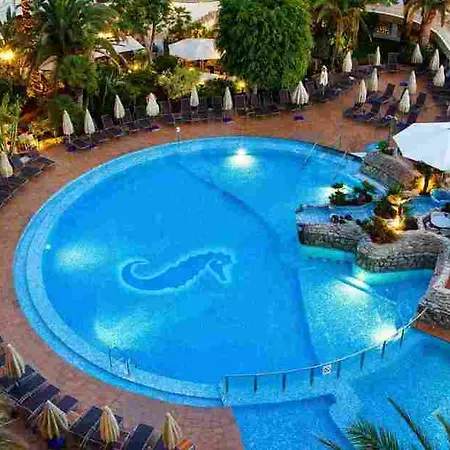 Seaside Sandy Hotel 4*