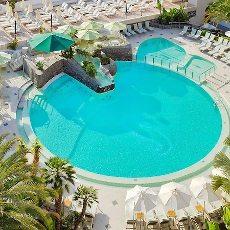 Seaside Sandy Hotel 4*