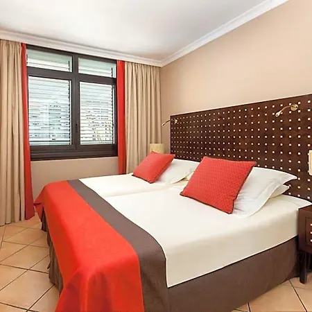 Seaside Sandy Otel 4*