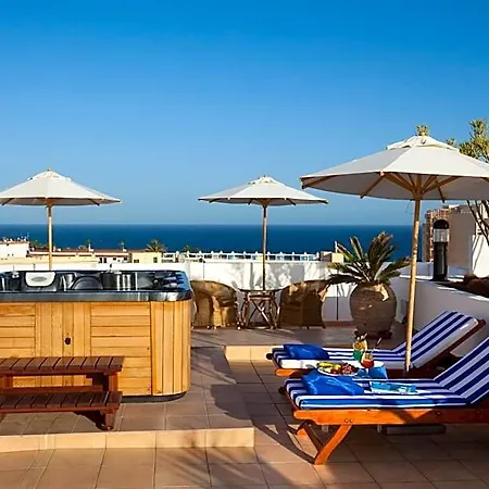 Seaside Sandy Otel