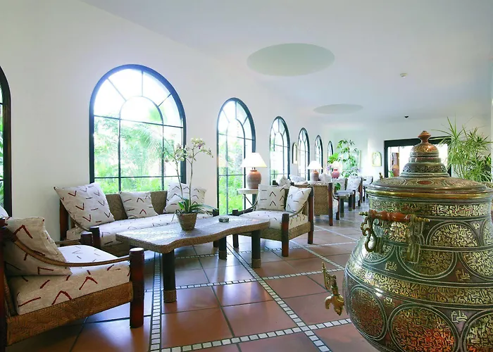 ホテル シーサイド サンディ ビーチ 4*