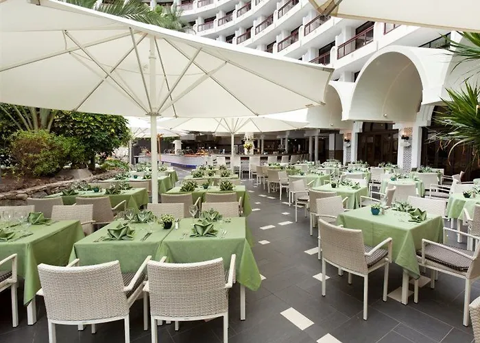 Отель Seaside Sandy 4*